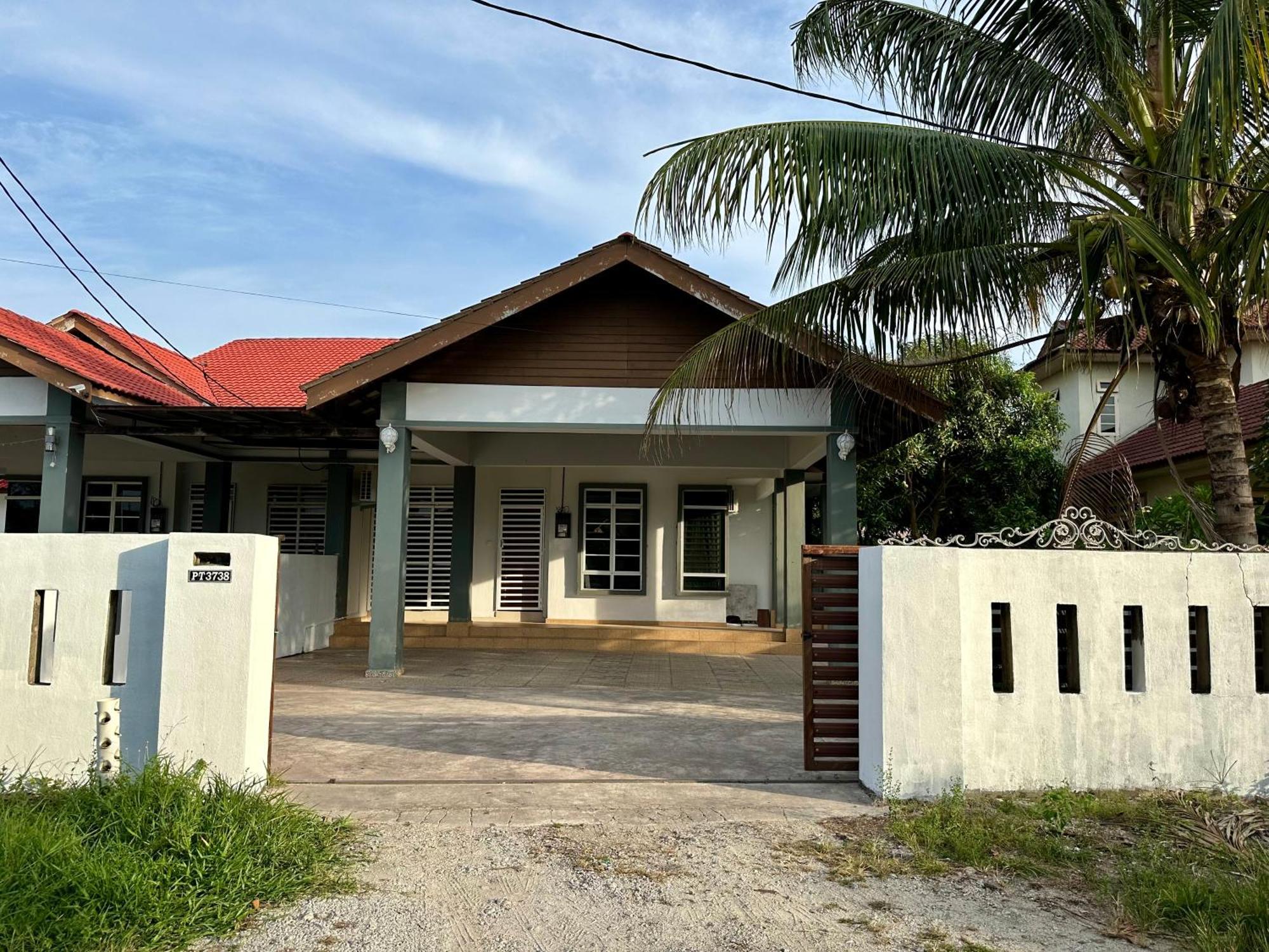 Sara Homestay Kuala Terengganu Exterior foto